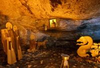 Peștera unde a fost descoperită Icoana Maicii Domnului Megaliospiliotissa de la Mănăstirea Mega Spileo