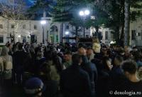 Credincioșii ieșeni, în rugăciune la slujba Prohodului Domnului
