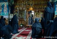 Sfânta Liturghie din Joia Mare la Mănăstirea Paltin