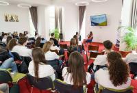 Dialog și inspirație la Superkids: Patricia Brohanschi și Alex Dima, invitații unei întâlniri de suflet cu tinerii