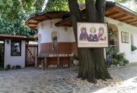Paraclisul Sfinților Tămăduitori de la Schitul Darvari