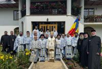 Icoana Maicii Domnului „Îndrumătoarea”, cinstită prin rugăciune și pelerinaj la Mănăstirea Neamț