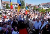 O nouă filă de istorie pentru orașul nemțean Roznov: Un nou lăcaș de rugăciune, târnosit de trei ierarhi ai Bisericii noastre