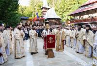 Sfințire de Altar de vară și hram la Mănăstirea „Înălțarea Sfintei Cruci” din Poiana – Brusturi