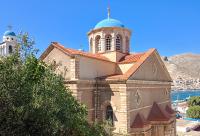 Biserica „Sfântul Ierarh Nicolae” – locașul impunător cu vedere spre portul din Insula Kalymnos