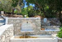 Izvorul cu apă sfințită de la Mănăstirea „Sfântul Arhanghel Mihail” Tharri din Rodos