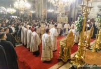(Foto) „Bucură-te, Sfinte Andrei, Apostole!” – Priveghere în cinstea Sfântului Andrei la Catedrala Mitropolitană din Iași