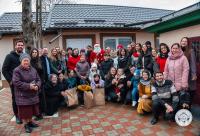 Bucurie și colind la Parohia „Sfântul Dimitrie” din Rediu: Liturghie misionară cu tinerii ASCOR Iași