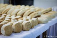 (Fotoreportaj) Un pumn de făină și o fărâmă de Rai: Am fost să vedem cum se fac prescurile la subsolul Catedralei din Iași