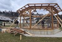 Mănăstirea Almaș construiește un altar de vară închinat Sfintei Ana