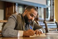 Volumul „Din ghearele orfelinatului în brațele” va fi prezentat la Târgul de carte Librex Iași