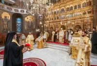 Sfânta Lumină a ajuns la București: primire solemnă la Catedrala Patriarhală