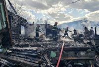 Focul a luat totul, comunitatea reconstruiește. Fiideajutor.ro continuă campania umanitară pentru familiile sinistrate din Soveja