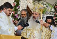 Sfântul Ierarh Vasile al Ostrogului, făcătorul de minuni, şi Sfânta Cuvioasă Parascheva, cea multfolositoare de la Iaşi, unesc creştinii ortodocşi din această parte a lumii