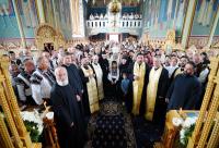 Preasfințitul Părinte Macarie al Europei de Nord a slujit la două biserici din Bucovina