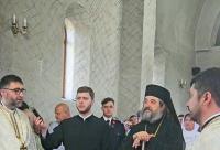 Preasfințitul Părinte Nichifor Botoșăneanul a slujit la Parohia Poiana Mărului, în Duminica a 4-a după Rusalii