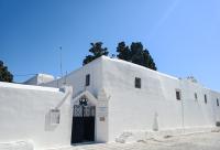 Închinare în Biserica „Sfântul Arsenie din Paros” – locul unde se află mormântului Cuviosului