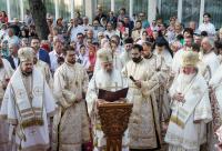 (Video) Biserica Parohiei Mărăței I din Piatra Neamț a fost resfințită de trei ierarhi