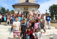 Voluntarii Departamentului Minorități au încheiat un nou sezon de tabere în comunitățile etnice