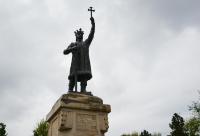 Statuia lui Ștefan cel Mare cu Sfânta Cruce