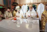 (Video) Doi ierarhi au sfințit Biserica Parohiei Agafton