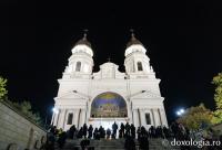 Slujba de priveghere în cinstea Cuvioasei Parascheva la Catedrala Mitropolitană din Iași