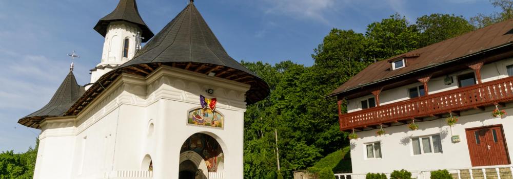 Mănăstirea „Piatra Sfântă” – Tărâța, Iași