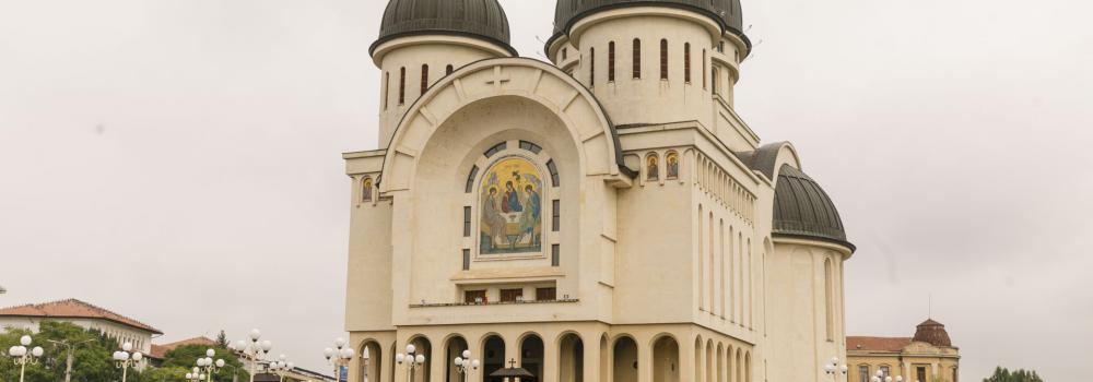 Catedrala Arhiepiscopală „Sfânta Treime” – Arad