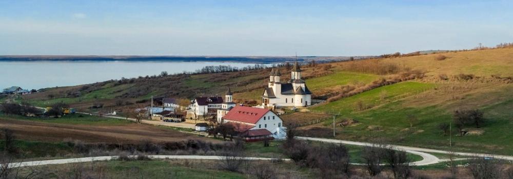 Mănăstirea Strunga