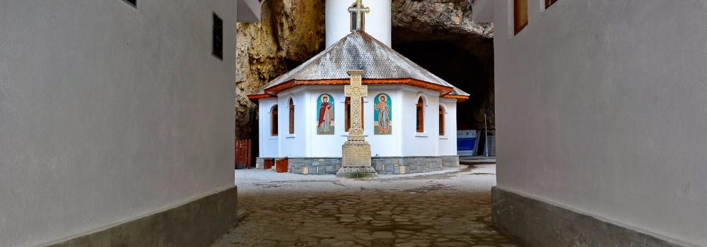 Mănăstirea Peștera Ialomiței