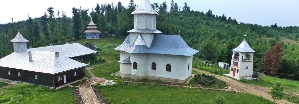 Schitul „Sfântul Ilie” Berzunți