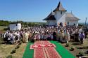Dintr-o sală de clasă la un lăcaș de rugăciune: Biserica din Curagău a fost târnosită de Mitropolitul Moldovei și Bucovinei