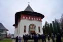 (Video) Binecuvântarea Sfântului Ierarh Nicolae la Mănăstirea Popăuți - Botoșani