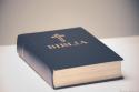 Ce este „Mica Biblie” ? Pot să o citesc dacă încă nu am citit Biblia?