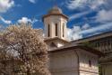 Biserica „Sfântul Ierarh Nicolae” – Dintr-o Zi din București