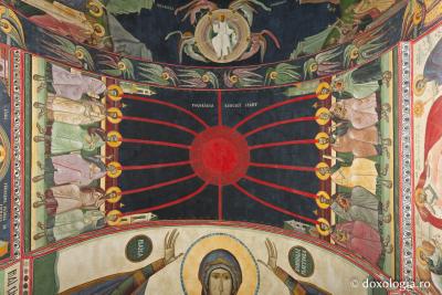 (Foto) Frescele Bisericii „Pogorârea Sfântului Duh” din Câmpina