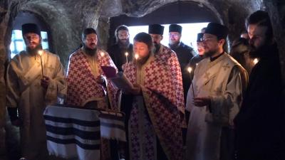 (Video) Mănăstirea Putna - Acatist la Chilia Sfântului Cuvios Daniil Sihastrul