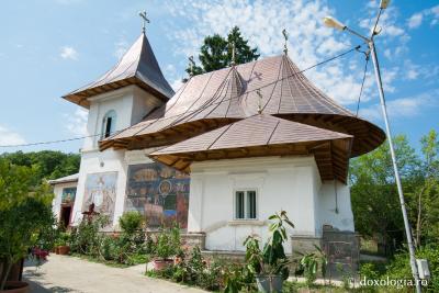 (Foto) Mănăstirea Cozancea – locul pe unde au trecut părinții Paisie Olaru și Cleopa Ilie 