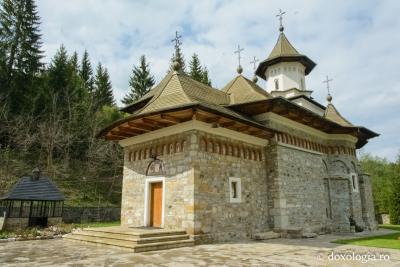 (Foto) Biserica „Buna Vestire” a Mănăstirii Sihăstria Putnei