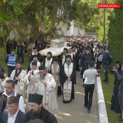 (Video) Pelerinajul Sfinților Putneni (Video) Pelerinajul Sfinților Putneni