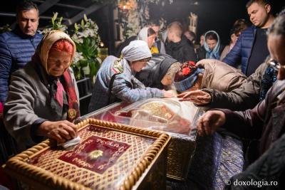 (Foto) Priveghere în cinstea Sfintei Muceniţe Tecla la final de hram