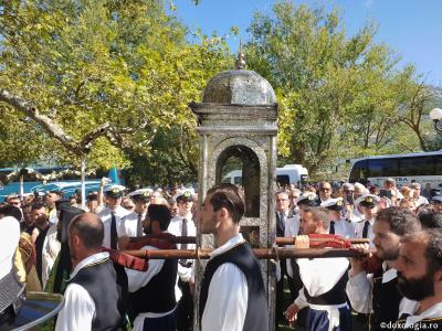 (Audio) „Acolo unde înlesnirile omenești lipsesc Dumnezeu pune binecuvântarea Sa” ‒ Arhim. Nichifor Horia (Audio) „Acolo unde înlesnirile omenești lipsesc Dumnezeu pune binecuvântarea Sa” ‒ Arhim. Nichifor Horia