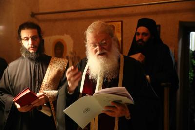 (Video) Erghina, strănepoata Sfântului Iosif Isihastul – dialog de suflet cu Arhim. Efrem Vatopedinul