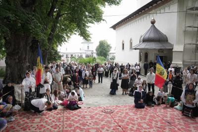 (Video) Sfântul Gheorghe Pelerinul cinstit la Mănăstirea Văratec