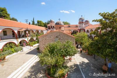 Ansamblul Mănăstirii Cuviosului David „Bătrânul” din Evia – Grecia