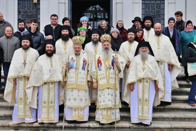 Foto: Flavius Popa (Video) Doi mitropoliți au slujit în Duminica a 27-a după Rusalii la Catedrala Mitropolitană din Iași