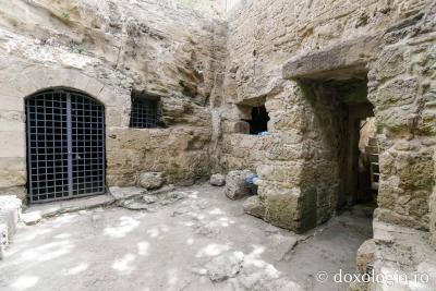 (Foto) Momentele de tihnă la Catacomba Sfintei Solomoni din Paphos