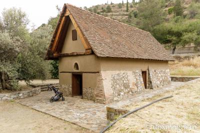 (Foto) Moment de tihnă în Paraclisul „Sfântul Arhanghel Mihail” din Galata Ciprului