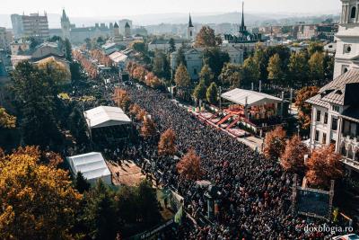 (Foto) „Bucură-te, luminătoarea Moldovei!” – Liturghie arhierească în cinstea Sfintei Cuvioase Parascheva