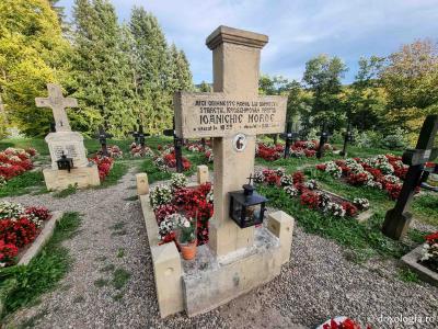 Mormântul Părintelui Ioanichie Moroi